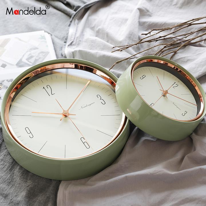 Mandelda免打孔简约轻奢挂钟家用客厅新款时钟静音装饰钟表挂墙面