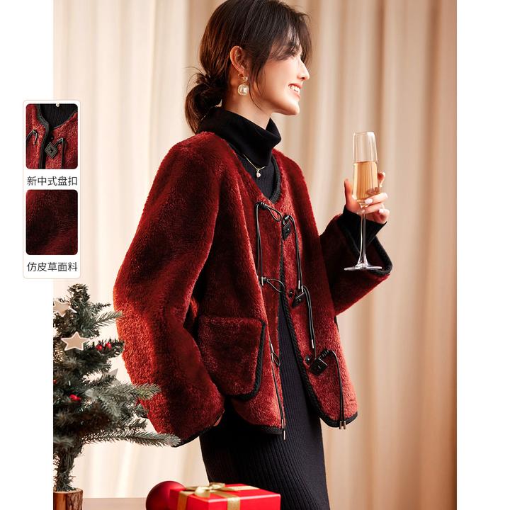 尚静新中式复古圣诞红毛绒外套2025冬季新款时尚流苏扣仿皮草外套
