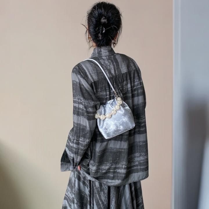 2024早春新款新中式锻面牛皮云朵包时尚珠珠手提包斜跨包单肩包