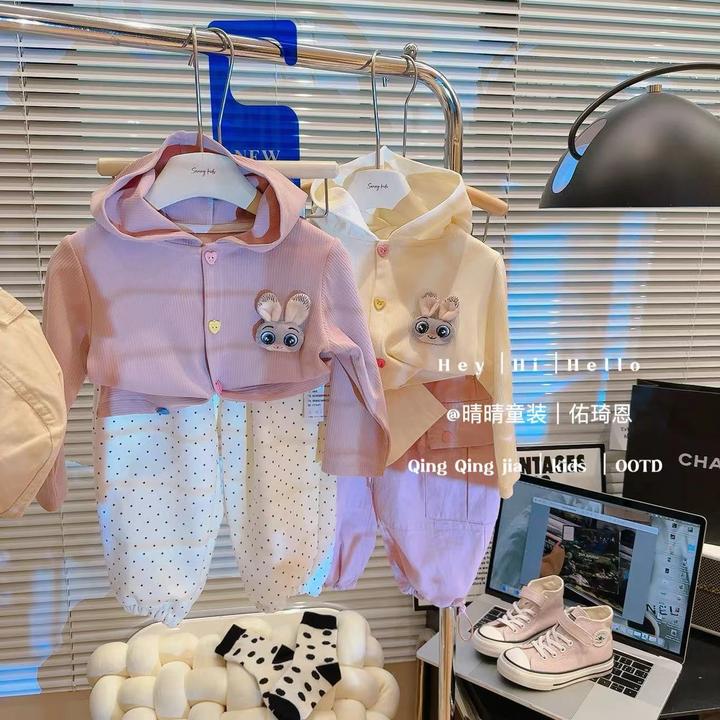 春季卡通女童网红开衫连帽卫衣儿童春秋新款连帽立体兔子玩偶上衣