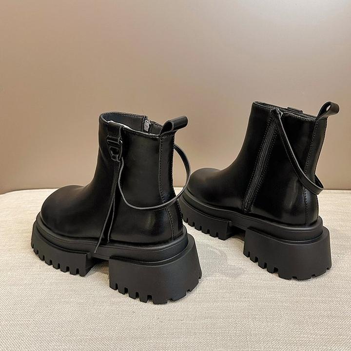 2024秋季新款时装靴圆头鞋头粗跟跟底橡胶鞋底PU帮面春秋时尚百搭
