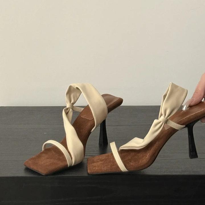 设计感复古辣妹风方头绒面一字带高跟凉拖女夏季韩版绕带露趾凉鞋