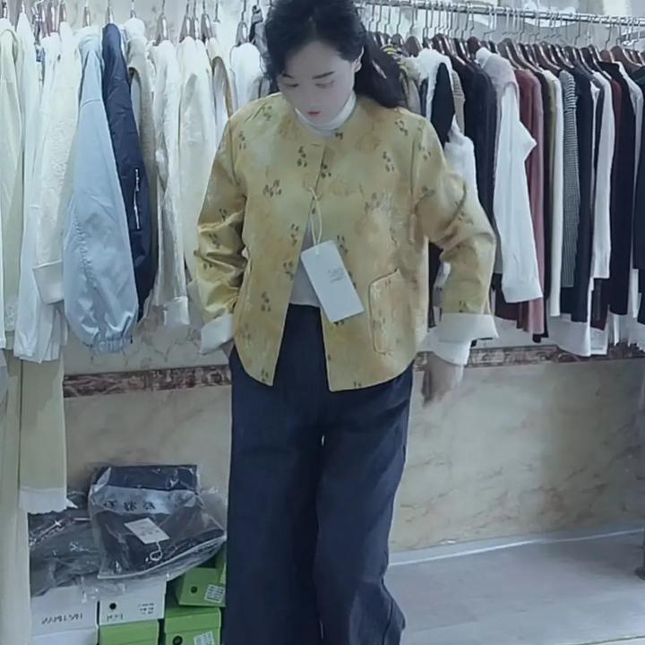 短外套提花通勤压花蓝色绿色春款秋冬印花女秋款单排扣上衣