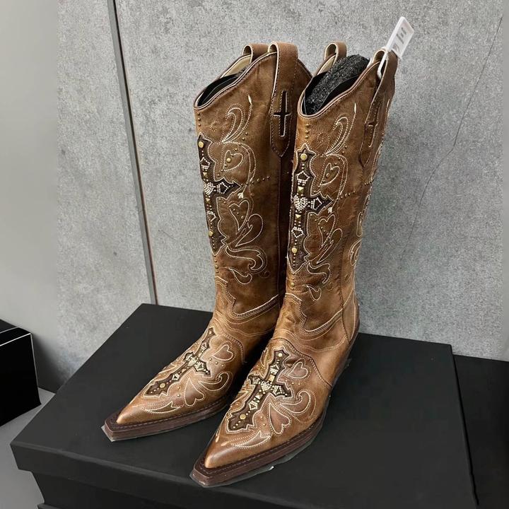 杨超越同款尖头刺绣西部牛仔靴铆钉高筒靴显瘦长筒靴复古骑士靴女
