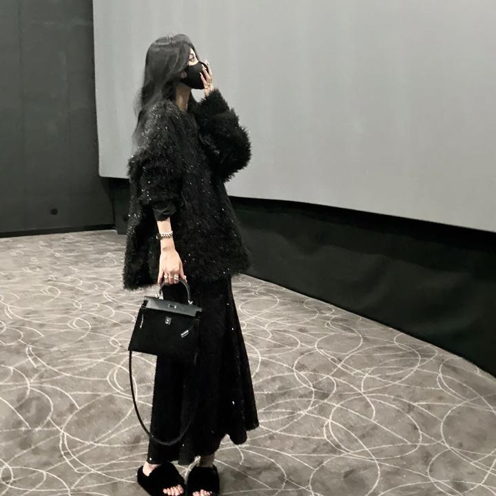 【怦然心动】现货毛毛套头宽松上衣+高级感亮片闪闪鱼尾半身长裙