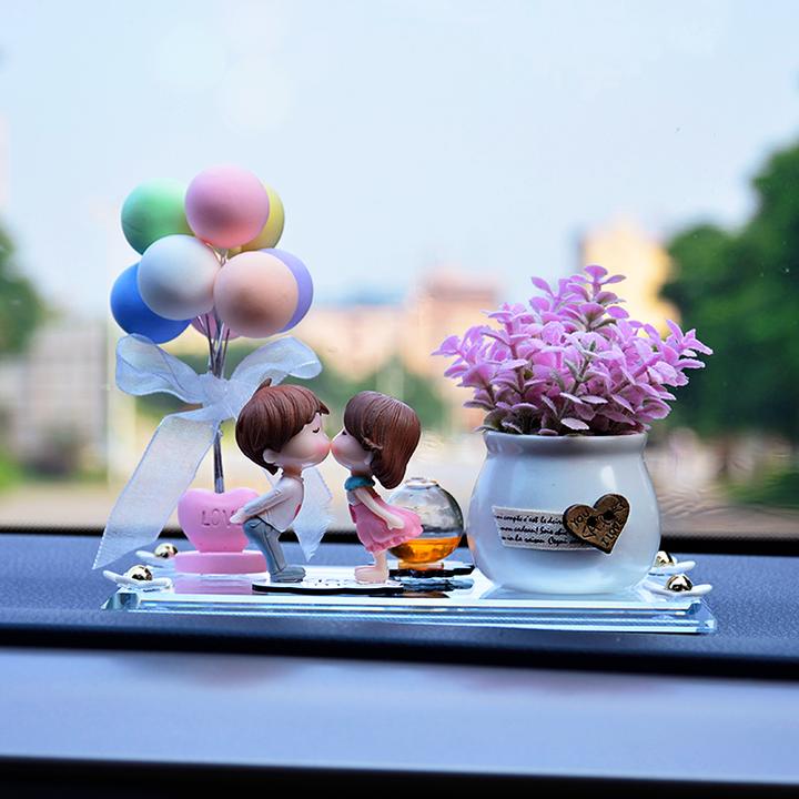 汽车香水车上摆件情侣车内饰品创意高档小车大全女神款车装饰品
