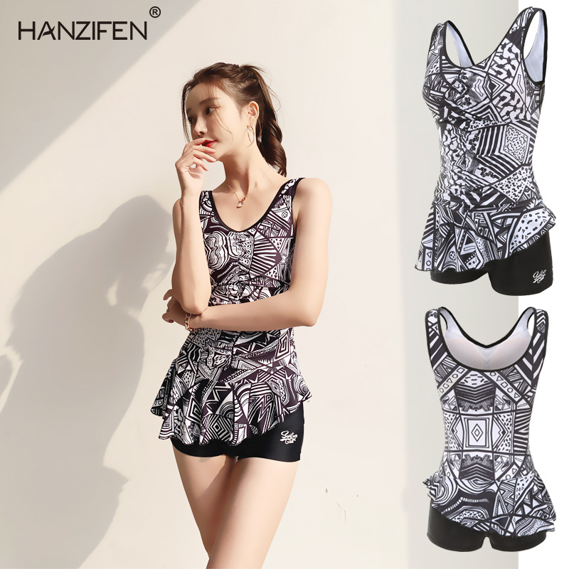 2024新品时尚游泳衣女士遮肉显瘦速干连体保守专业温泉泳装