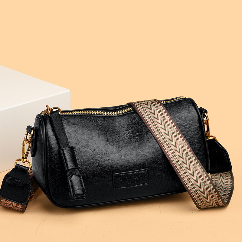 今年流行波士顿2024新款包包单肩斜挎包女百搭小包爆款枕头包背包