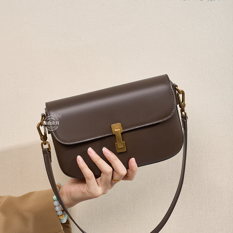真皮小方包小众斜挎包百搭时尚小包洋气腋下包韩版潮流单肩包6818
