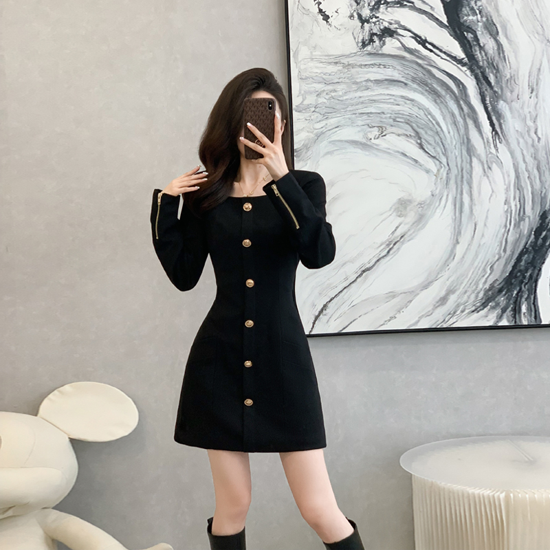 早春季2025新款女装大码方领小黑裙长袖裙子冷淡风高级感连衣裙