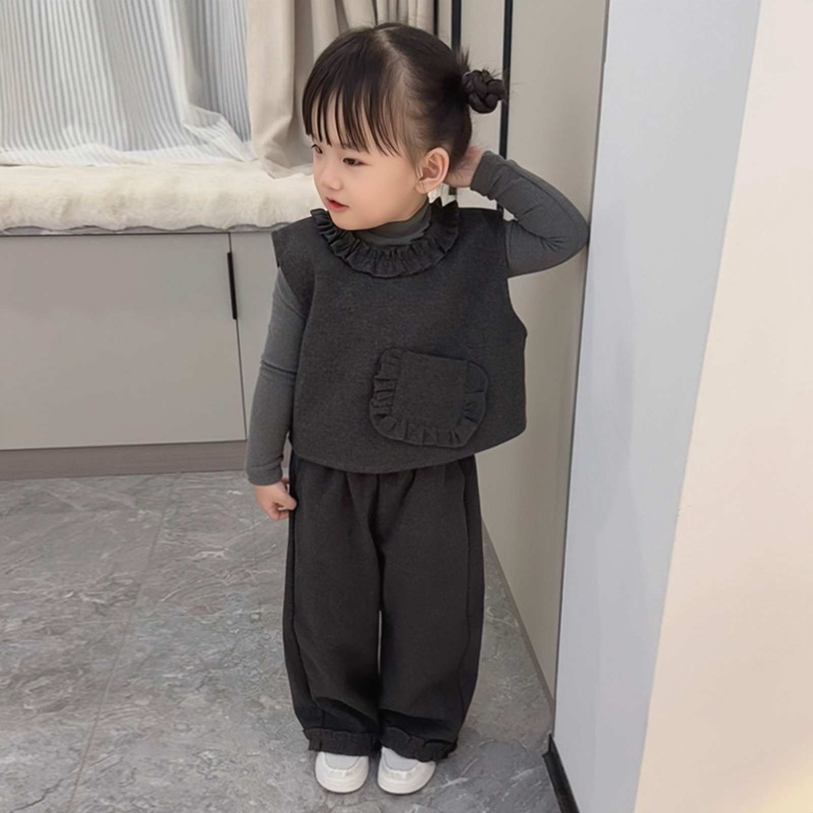 女童套装2025秋冬女宝宝韩版马甲打底衫阔腿裤时尚简约三件套潮