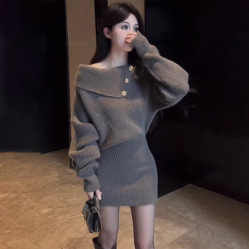 赫本风长袖针织连衣裙女秋冬2025新款法式包臀裙一字肩毛衣短裙子