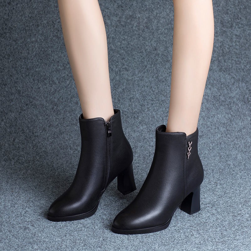 皮鞋女2024新款秋冬季软皮中跟软皮小短靴春秋女鞋粗跟马丁靴棉鞋