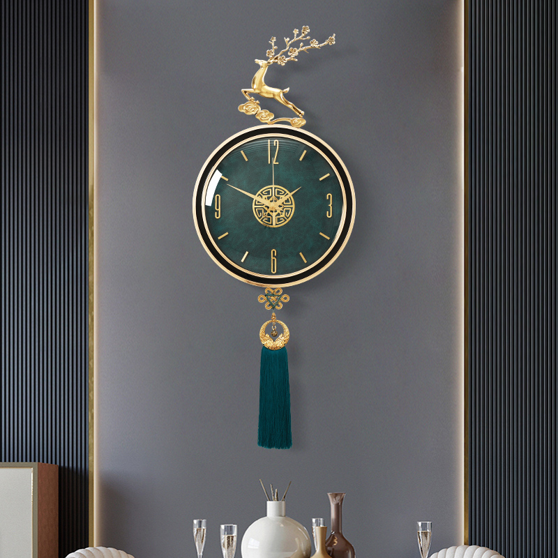 轻奢挂钟黄铜福鹿装饰客厅钟表新中式静音时钟玄关石英钟简约时尚