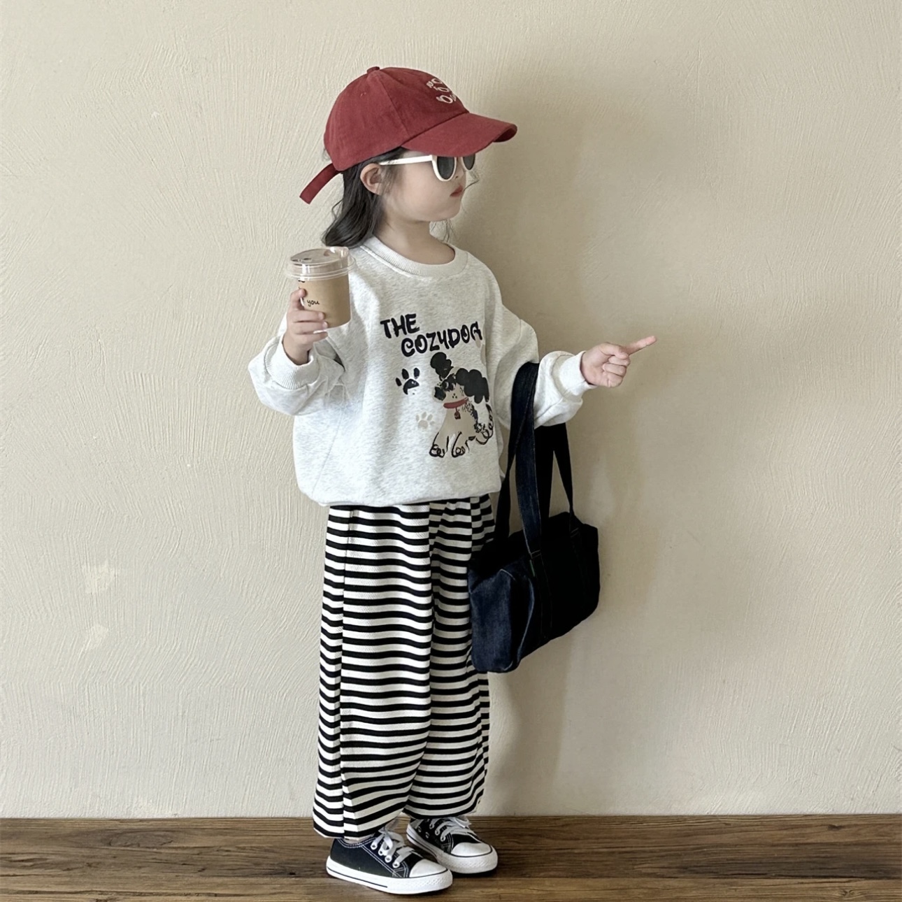 2024秋季新款女童套装卡通小狗卫衣儿童洋气百搭条纹卫裤两件套