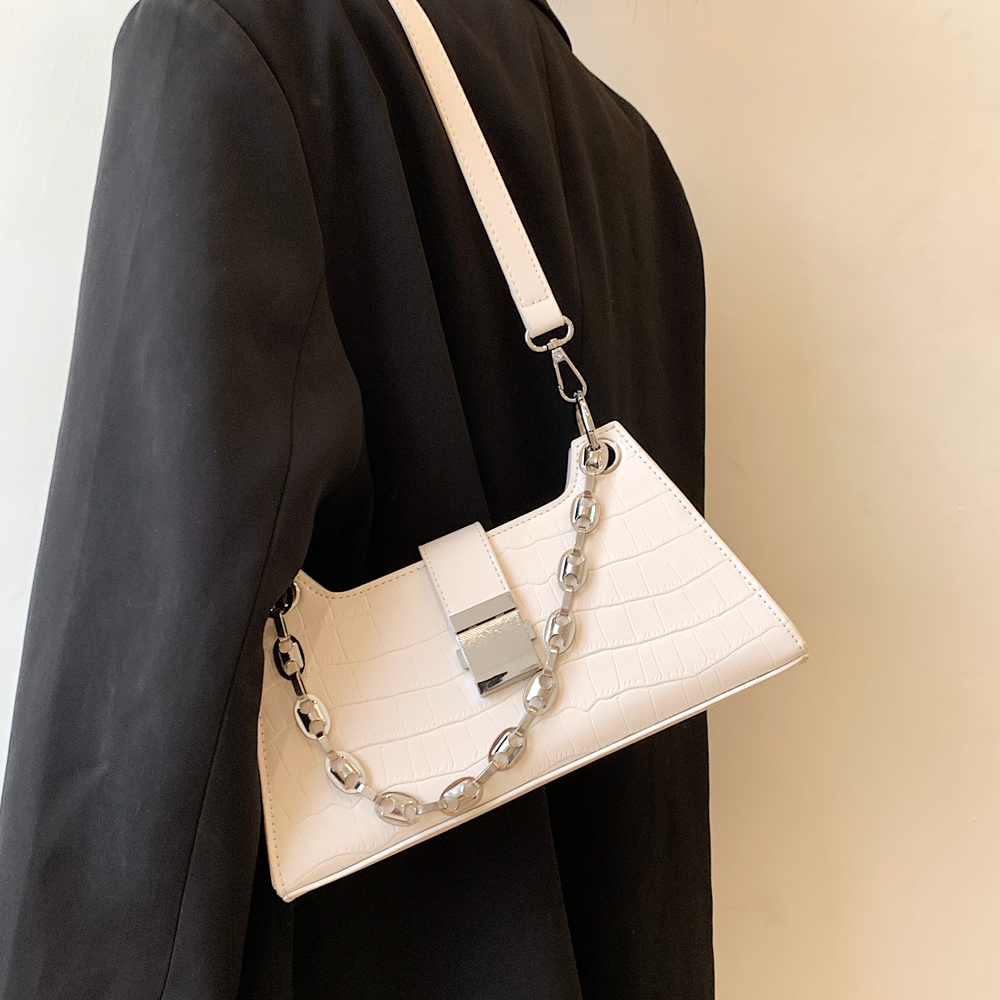 法式小众链条包包女2024新款时尚高级感单肩斜挎包白色法棍腋下包