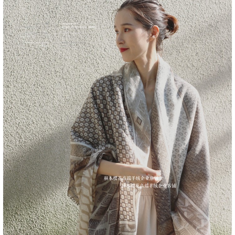 拍照神器欧美小众秋冬季女蓬松水煮羊毛印花围巾披肩两用长款百搭