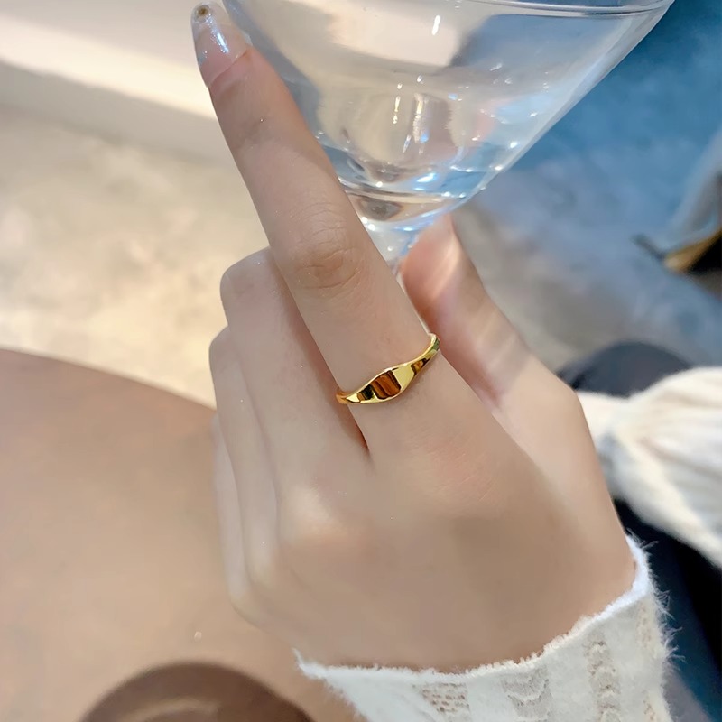 钛钢戒指 金色食指戒指女小众时尚素圈个性高级感钛钢指环情侣款