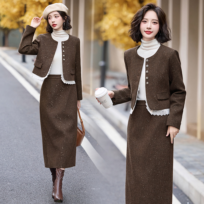 法式小香风毛呢套装女2025年秋冬新款高级感气质名媛半身裙两件套