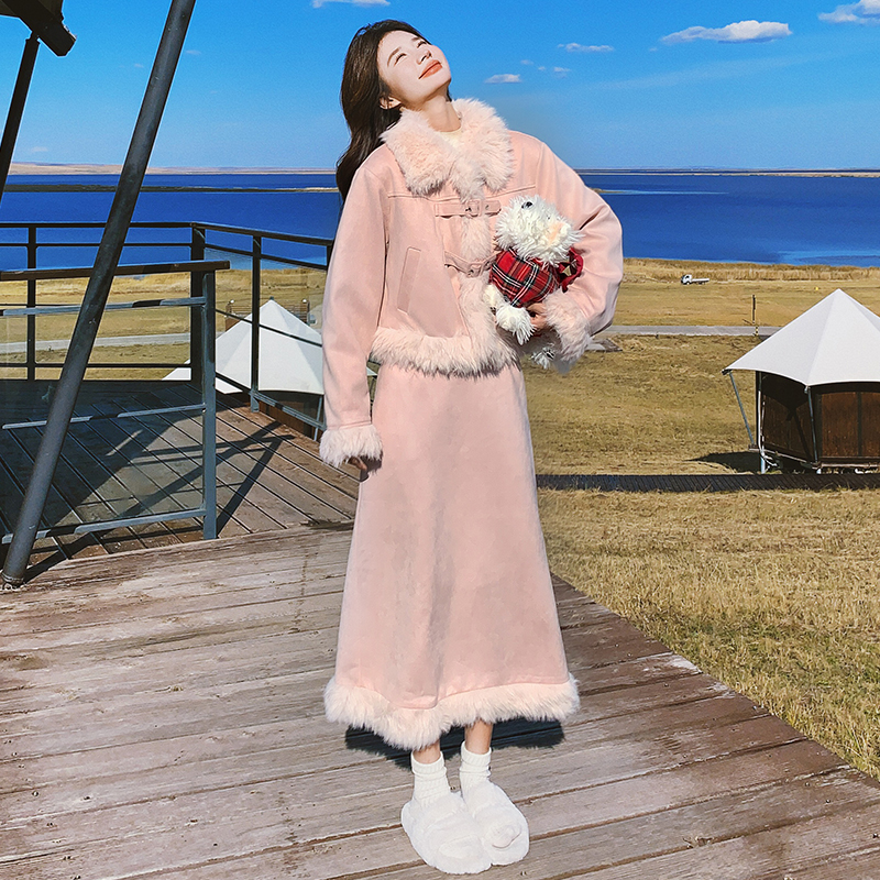 奶呼呼粉色小香风皮绒套装裙女2025秋冬新款洋气减龄半身裙两件套