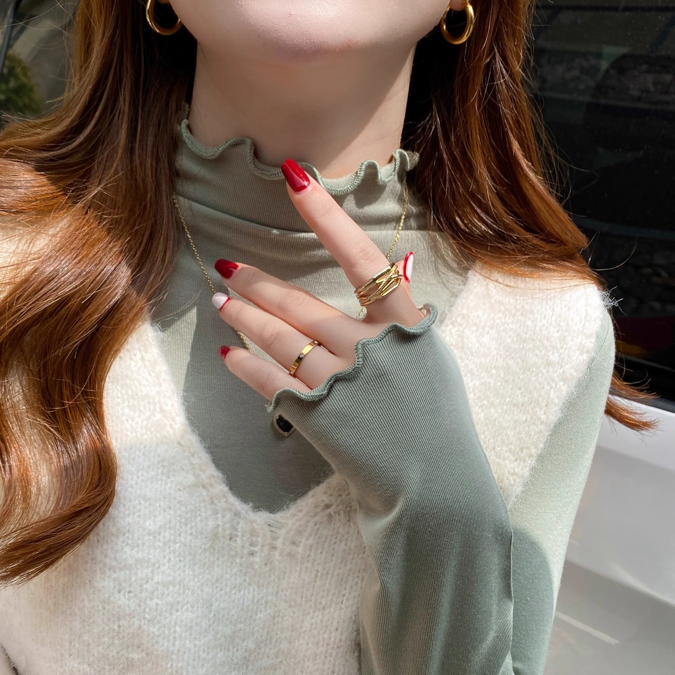 绿色加绒半高领木耳边打底衫女秋冬2025年新款内搭春秋款长袖上衣