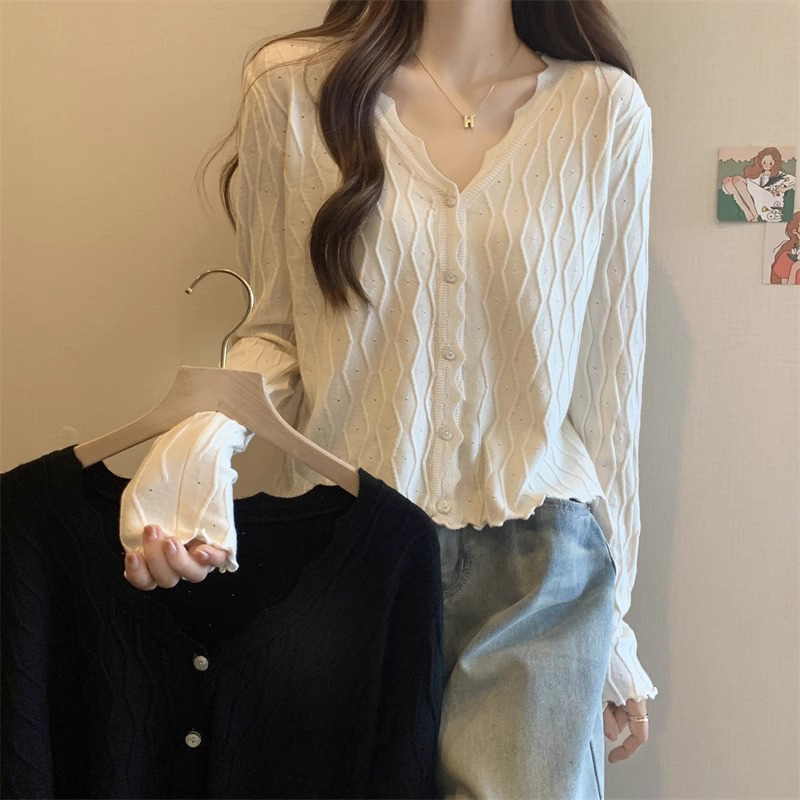 法式小香风波浪边针织衫女秋季大码显瘦上衣别致简约V领毛衣外套