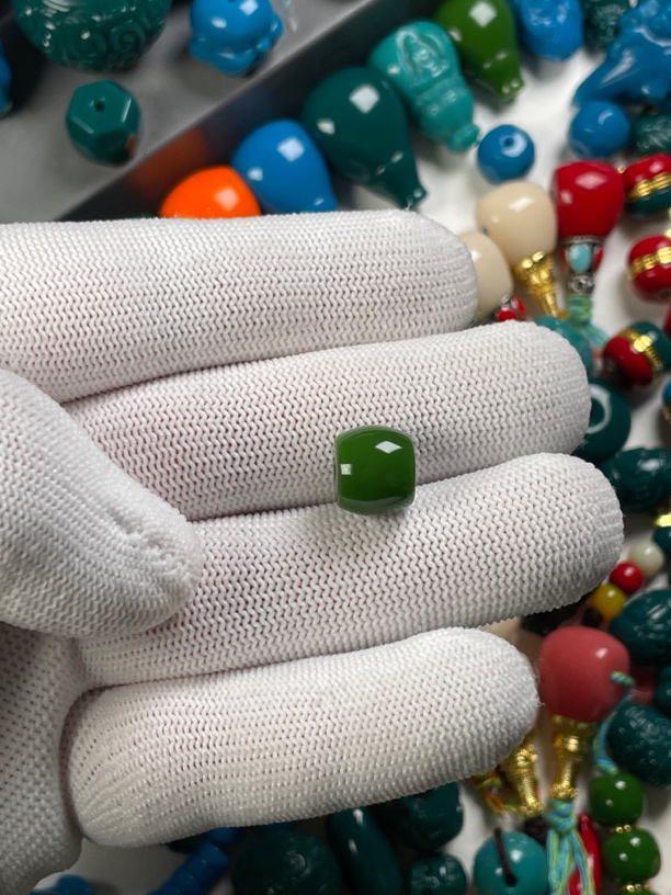 雪巴琉璃菜籽绿军绿色直切老型桶珠隔珠散珠精美饰品三通项链吊坠