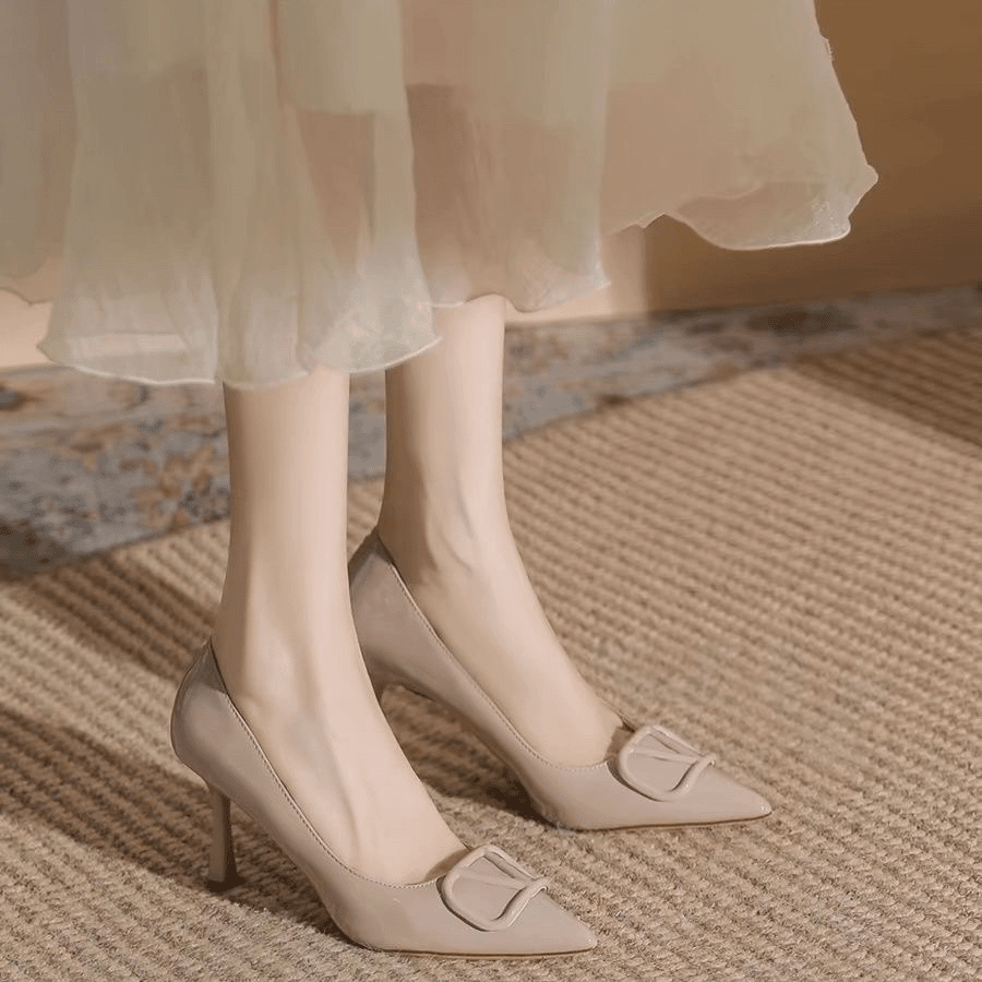 网红v扣裸色高跟鞋女气质漆皮尖头细跟职业单鞋子成人礼艺考爆款