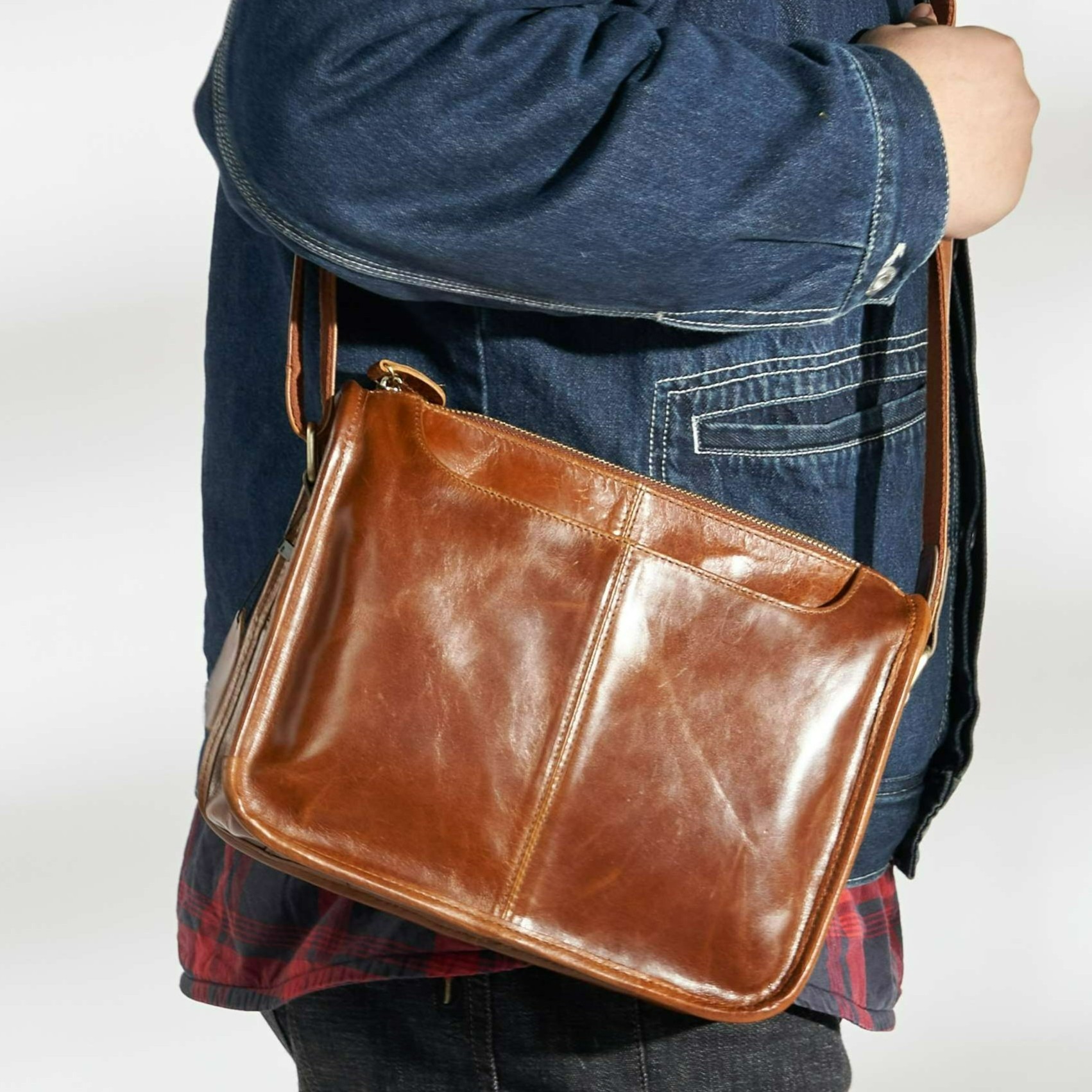 复古男士植鞣油蜡皮单肩斜挎头层牛皮肩包休闲个性潮流通勤斜挎包