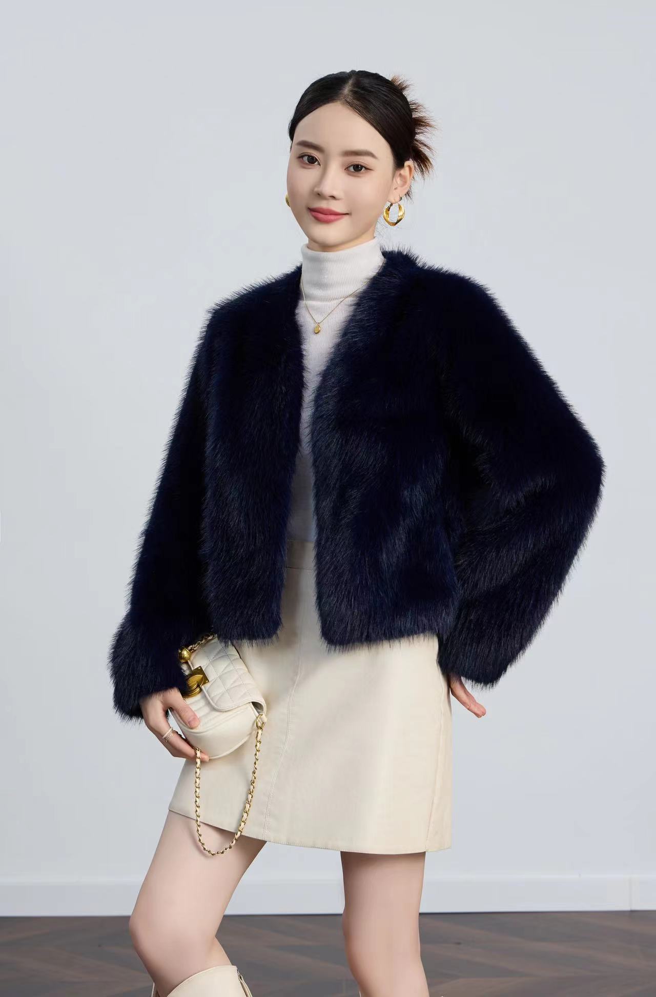 2025新品冬季发布女士小香风短外套小狐貂轻奢时尚百搭上衣