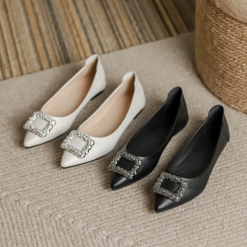 尖头单鞋真皮女浅口平底奶奶鞋2025春夏款浅口软皮软底水钻豆豆鞋