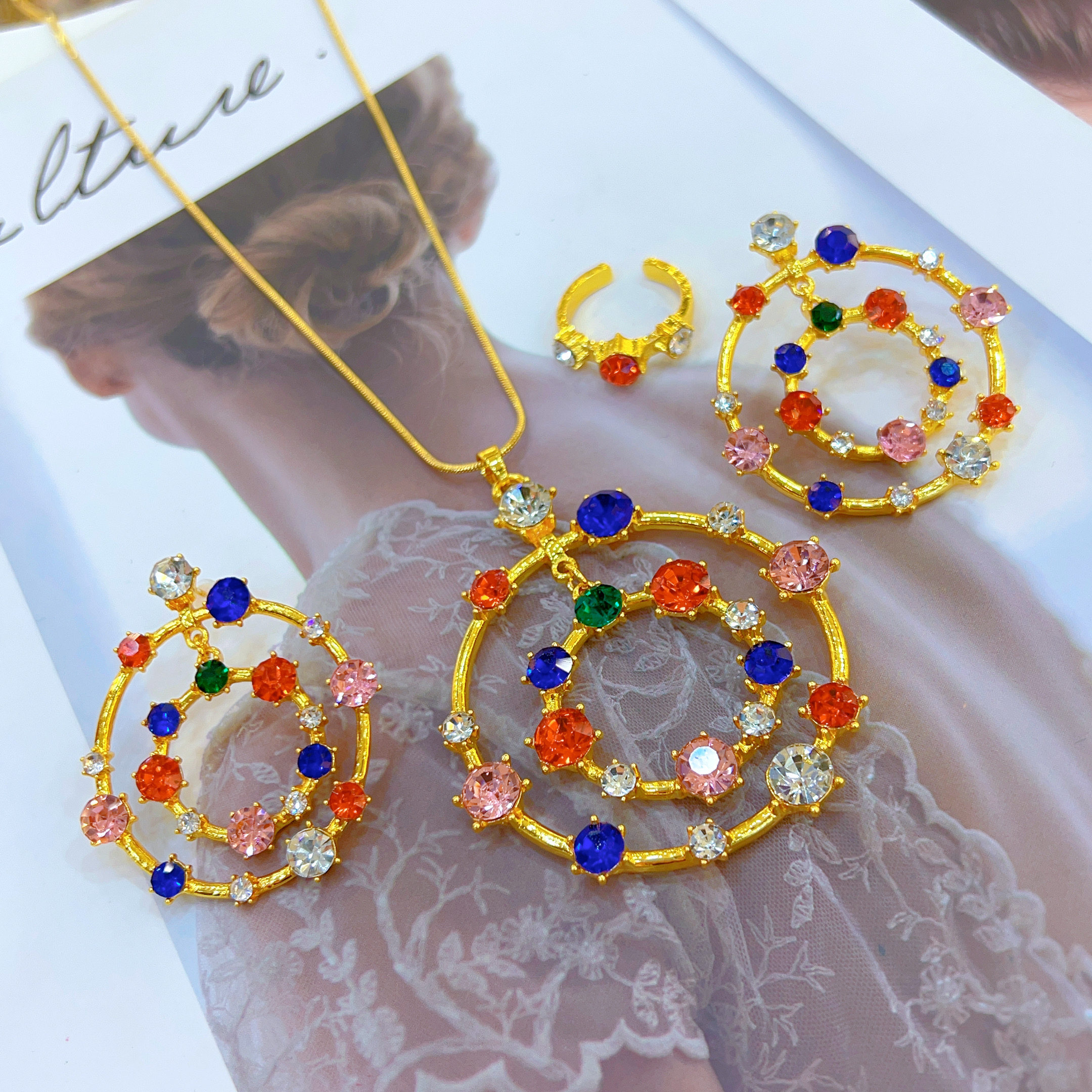 钛钢项链 新款精美时尚三件套 يېڭلىق ۋارۇسكى پاسۇن يۈرۈشلۈك ..