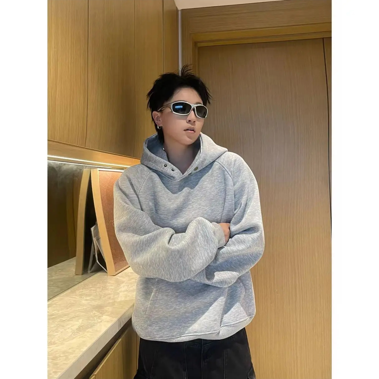 痞帅宽松休闲百搭套头纽扣连帽衫男重磅春秋潮牌灰色卫衣秋季外套