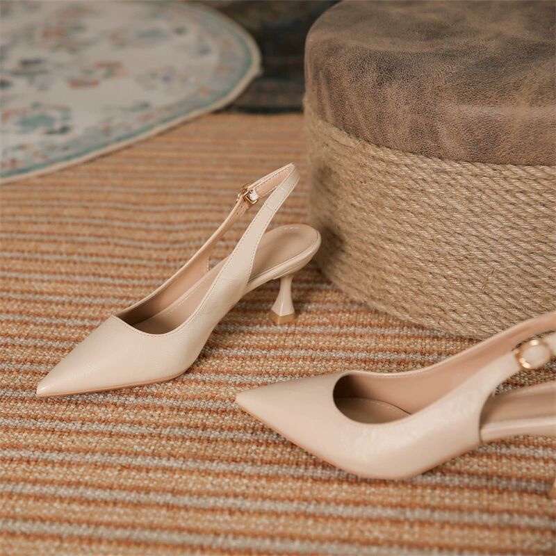 新款尖头时尚后空细跟浅口高跟鞋女百搭一字带法式设计感包头凉鞋