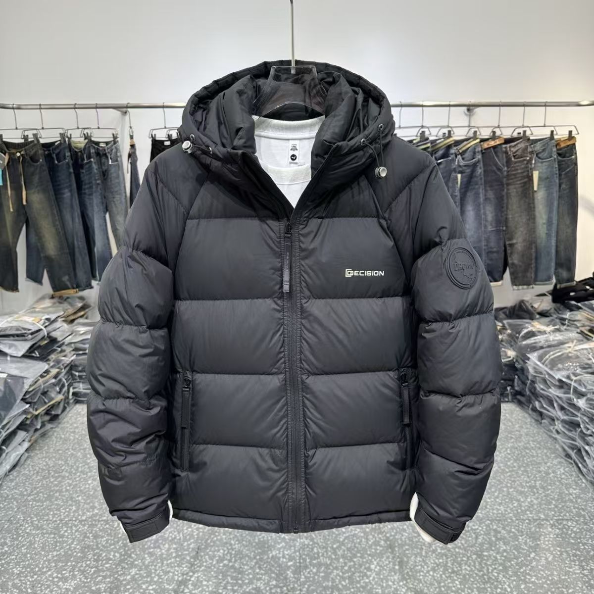 【实体店同步上新】2025秋冬新款男士棉服简约轻盈保暖连帽面包服