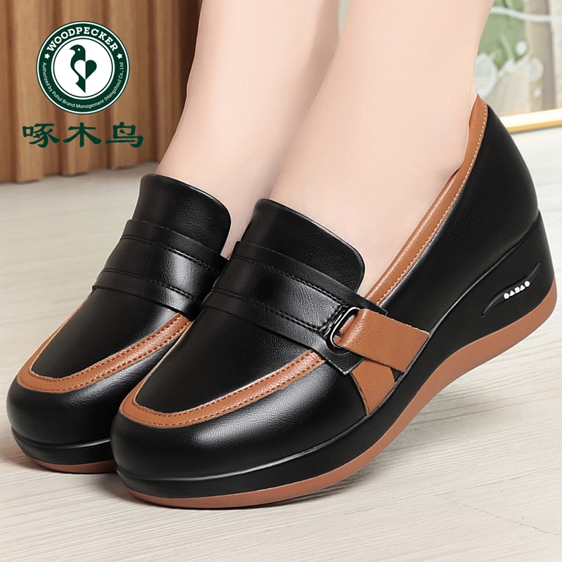 啄木鸟软皮拼色女鞋软底新款大码坡跟单鞋女一脚蹬久站不累妈妈鞋