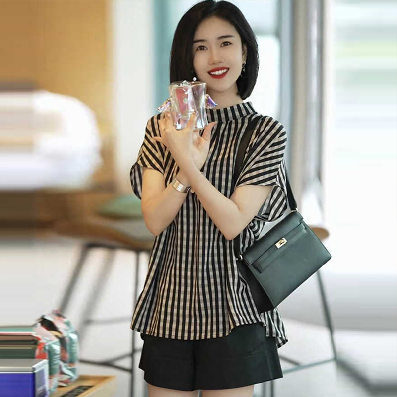 休闲格子短袖衬衫女夏季2024年女士衬衣后背纽扣洋气气质宽松上衣