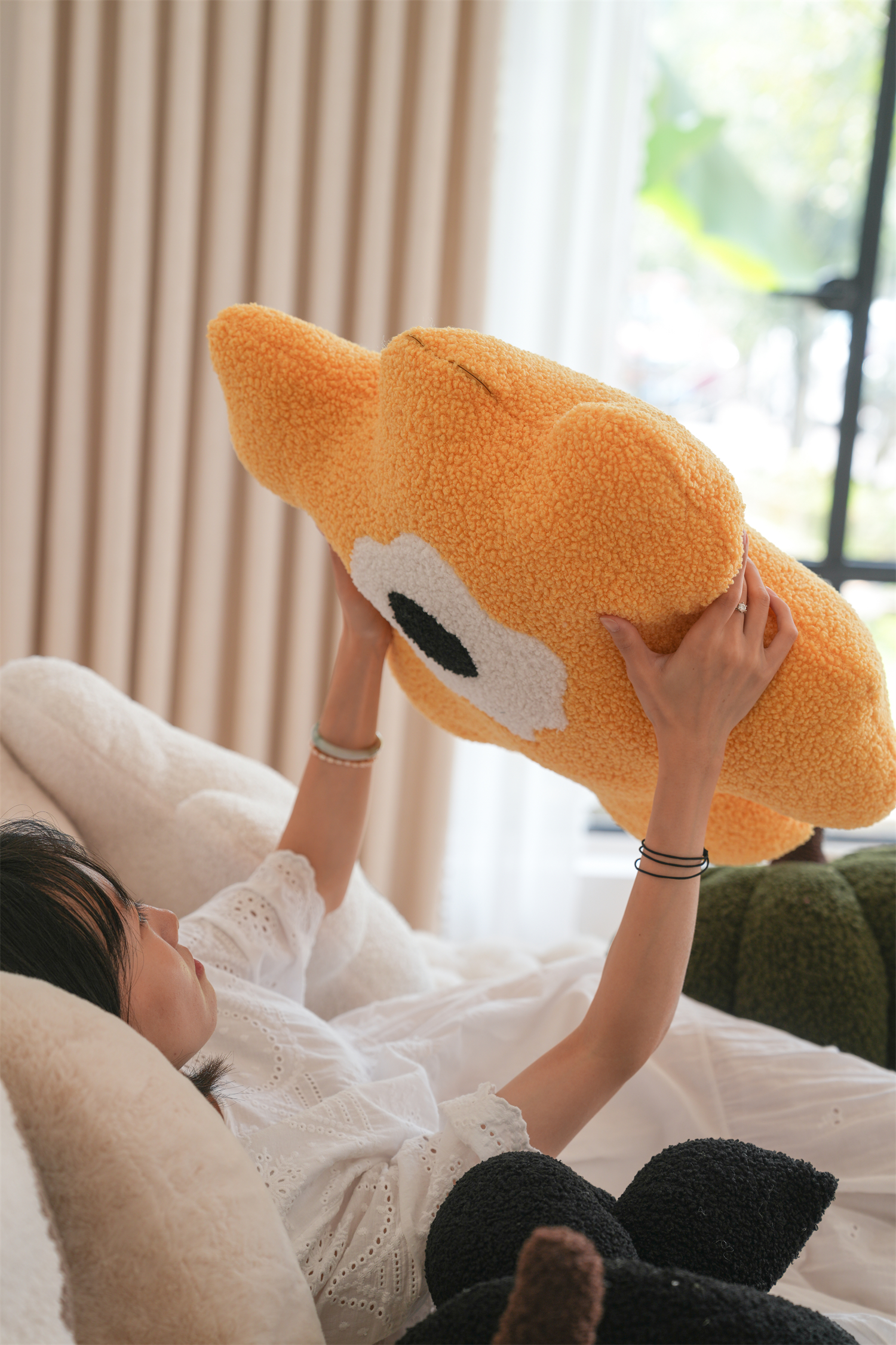 EECCA太阳花朵抱枕ins风网红少女心情侣松弛感加厚柔软坐睡觉趴枕