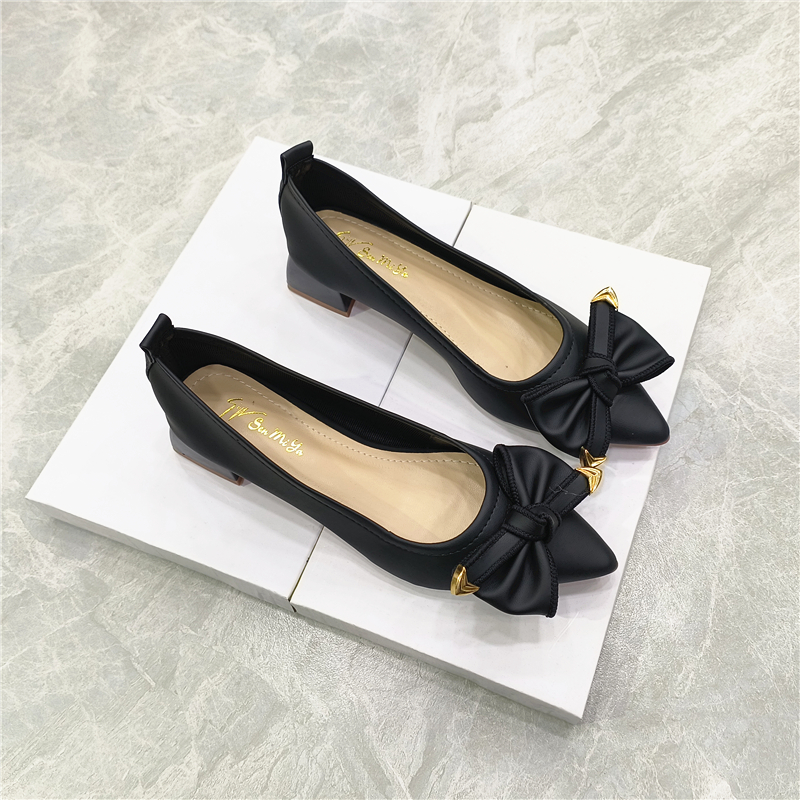 粗跟工作单鞋尖头2025新款软皮浅口瓢鞋中跟百搭蝴蝶结豆豆鞋春秋