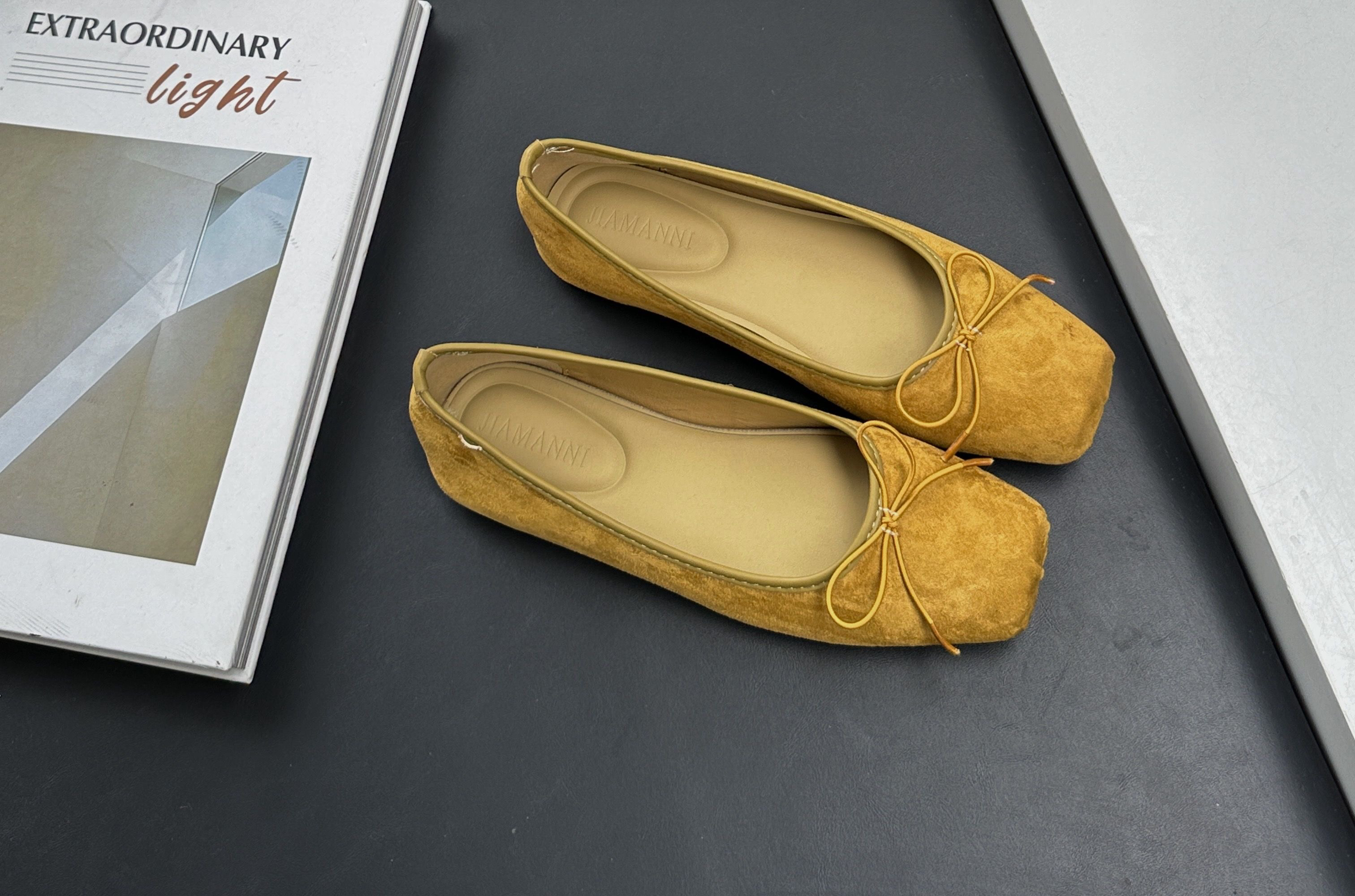 平底黄色单鞋女鞋子2024新款秋季新款法式缎面芭蕾舞温柔晚晚鞋子