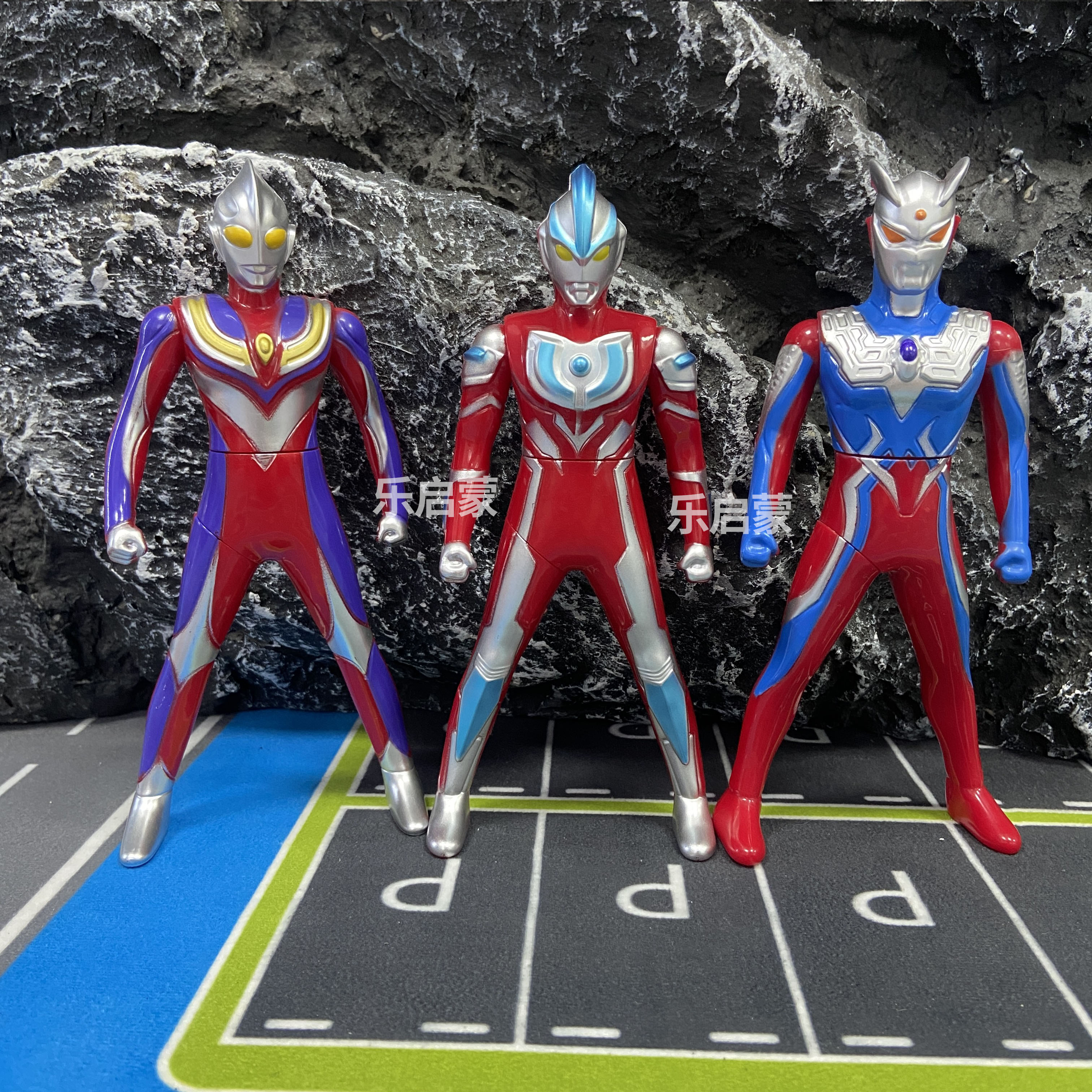 旋转奥特曼玩具赛罗按压腿部360度旋转银河可动手办趣味迪迦模型