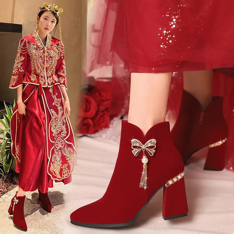 冬季婚鞋女2025新款红色高跟鞋粗跟秀禾婚纱两穿结婚新娘靴子冬天