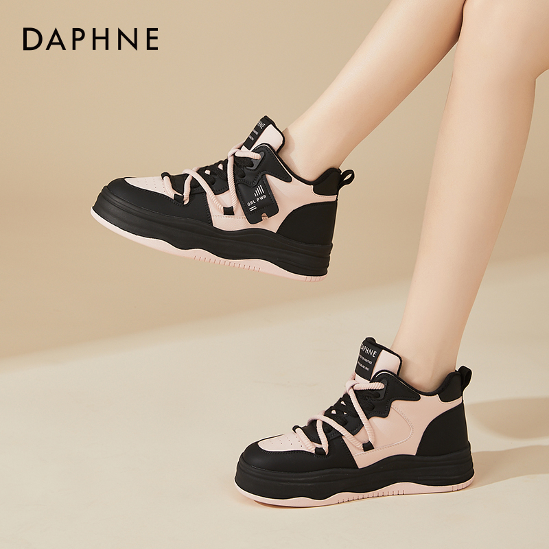 达芙妮高帮鞋女2025年新款秋冬季加绒爆款厚底板鞋拼色系带小白鞋