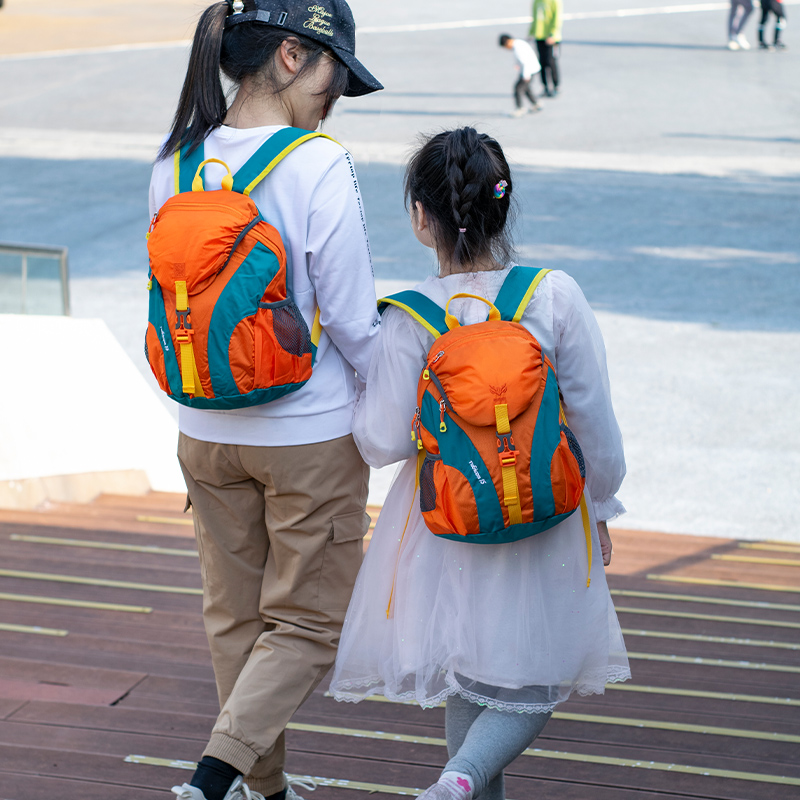 户外出游小双肩女2023新款拼色登山旅游小包轻便儿童旅行秋游背包