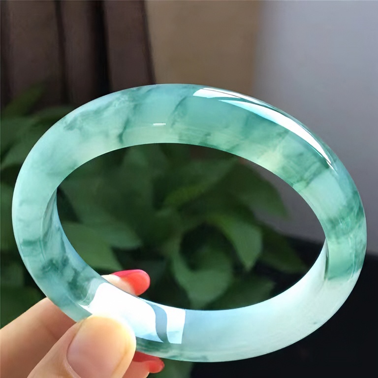 爆款冰飘花通透绿色手镯送闺蜜精美手串时尚百搭