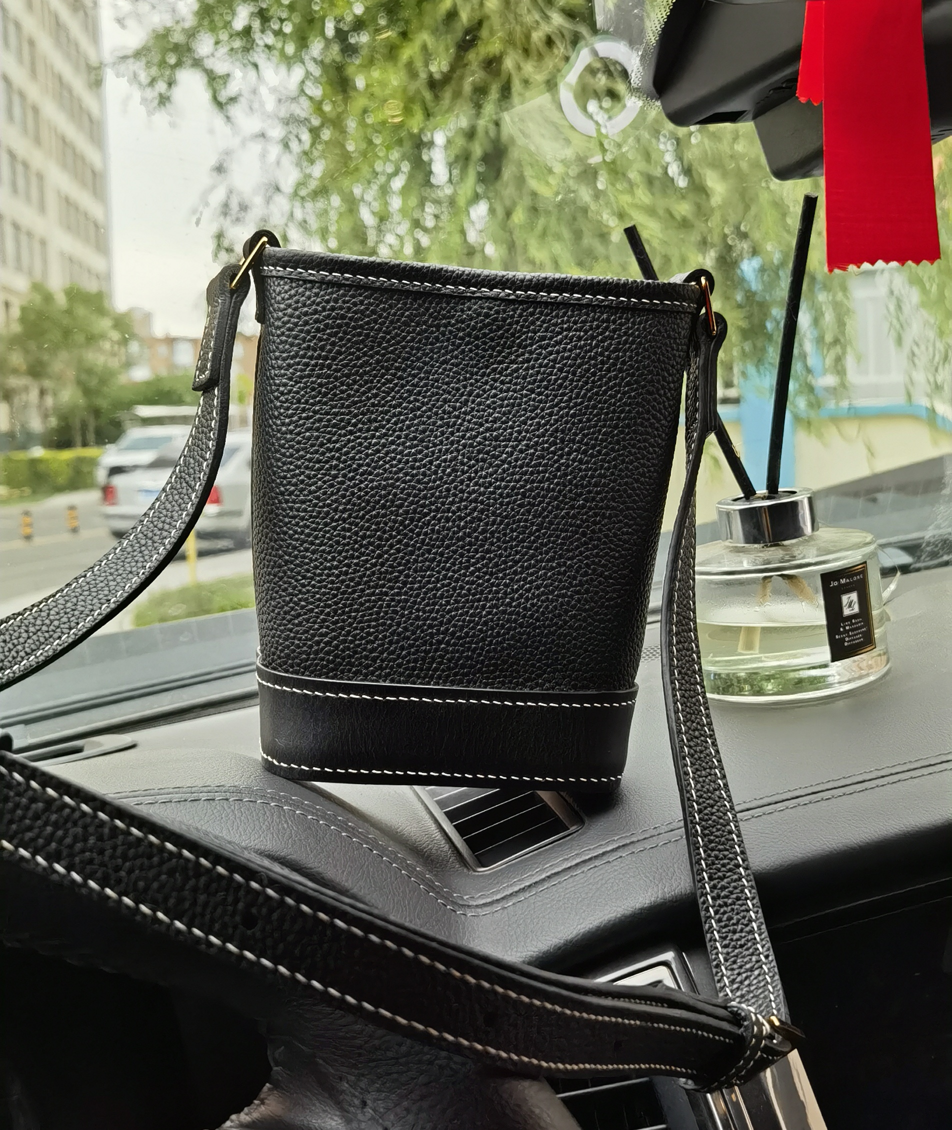 荔枝纹牛皮迷你水桶包