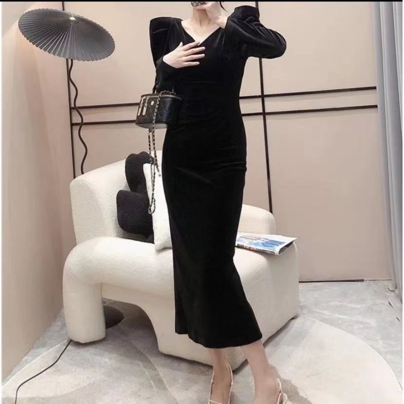 2025气质忄寬韩式优雅名媛礼裙V领泡泡长袖袖丝绒显瘦开衩后妈裙