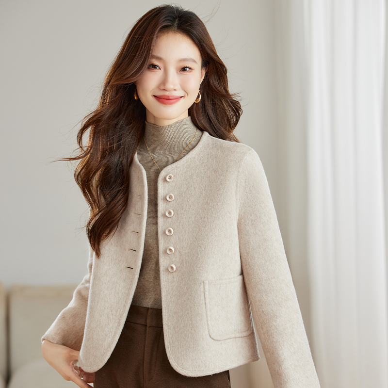 小个子时尚洋气大衣女秋冬季新款小香风高端百搭气质短款毛呢外套