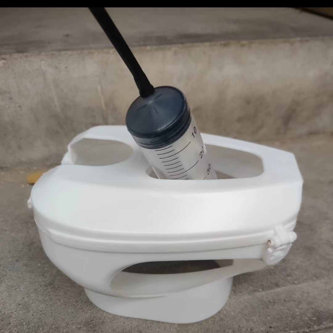 鸽子受伤喂乳固定器