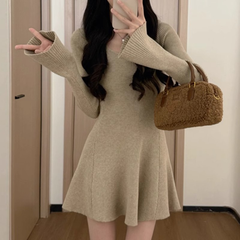 法式高级感气质长袖针织连衣裙子女秋冬季2025新款小个子收腰短裙